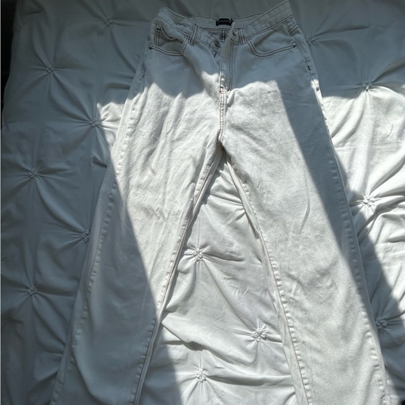 White baggy jeans with brown stitching - Picture 2 of 3